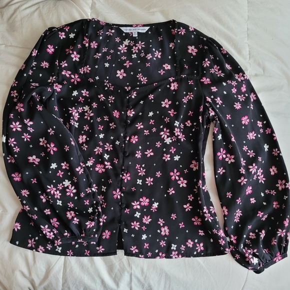 Cupcakes and Cashmere Sapphire Long Sleeve Floral Print Button Front Blo… - Picture 12 of 15